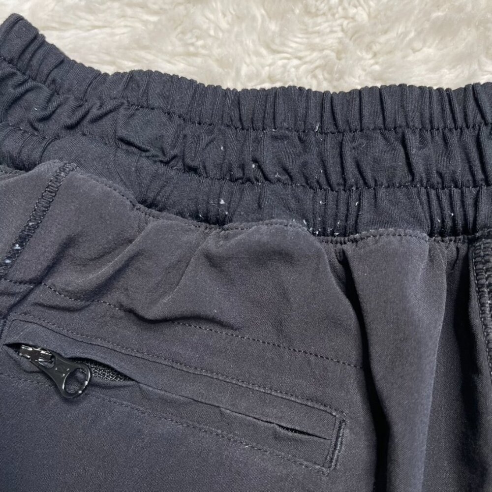 Lululemon Women's Black Hotty Hot Shorts Size 6 - Picture 4 of 10